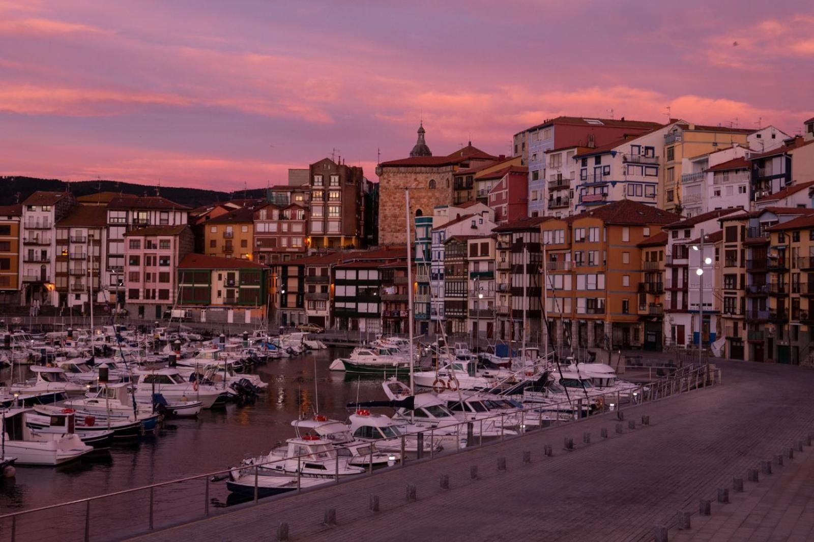 Lameragane, En El Centro Historico Junto Al Parque Bermeo Luaran gambar